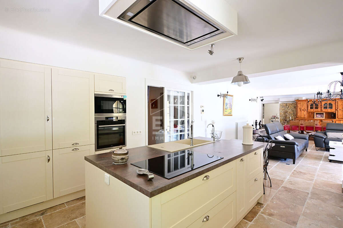 Maison 191m² à châteauneuf-de-gadagne - photo 3