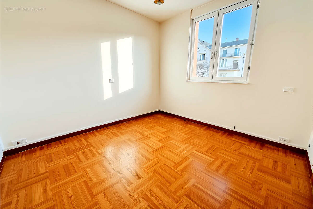 Appartement à LE PLESSIS-ROBINSON