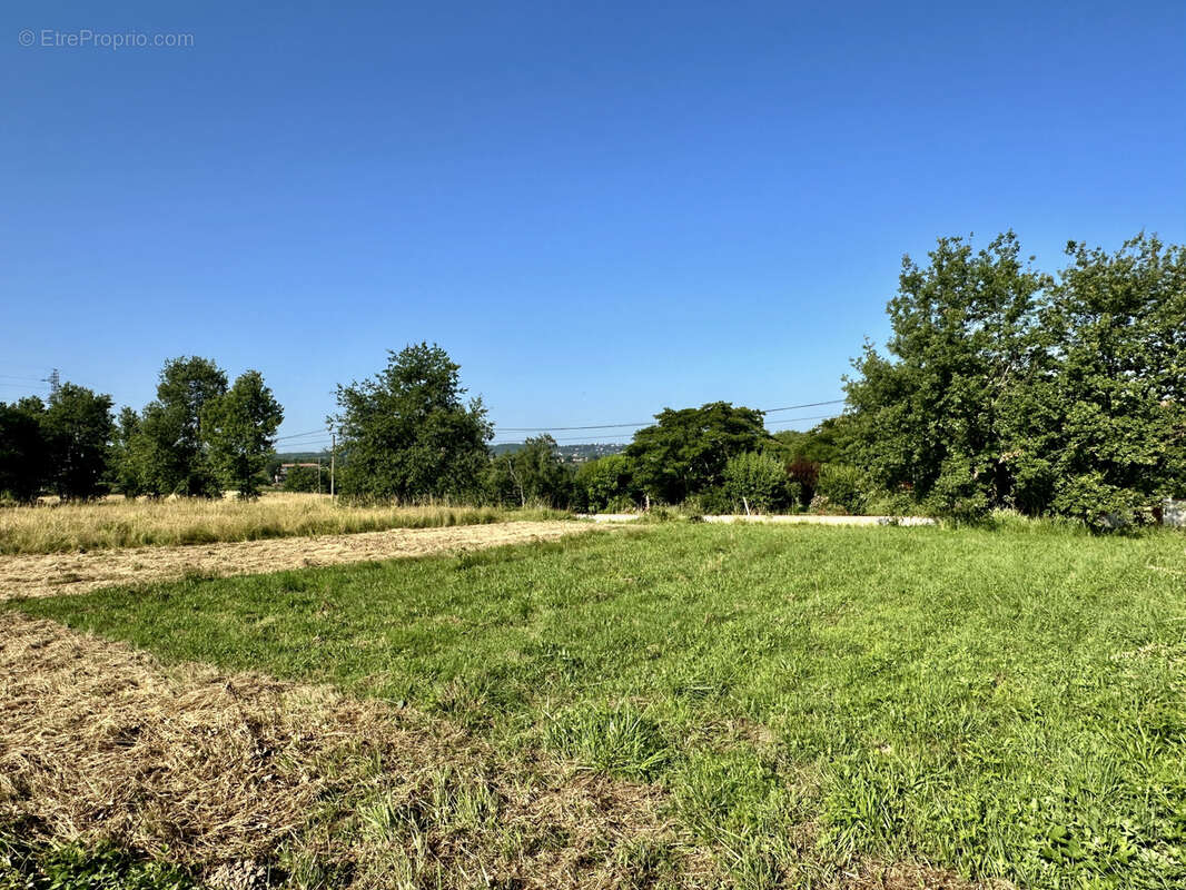 Terrain à CUNAC