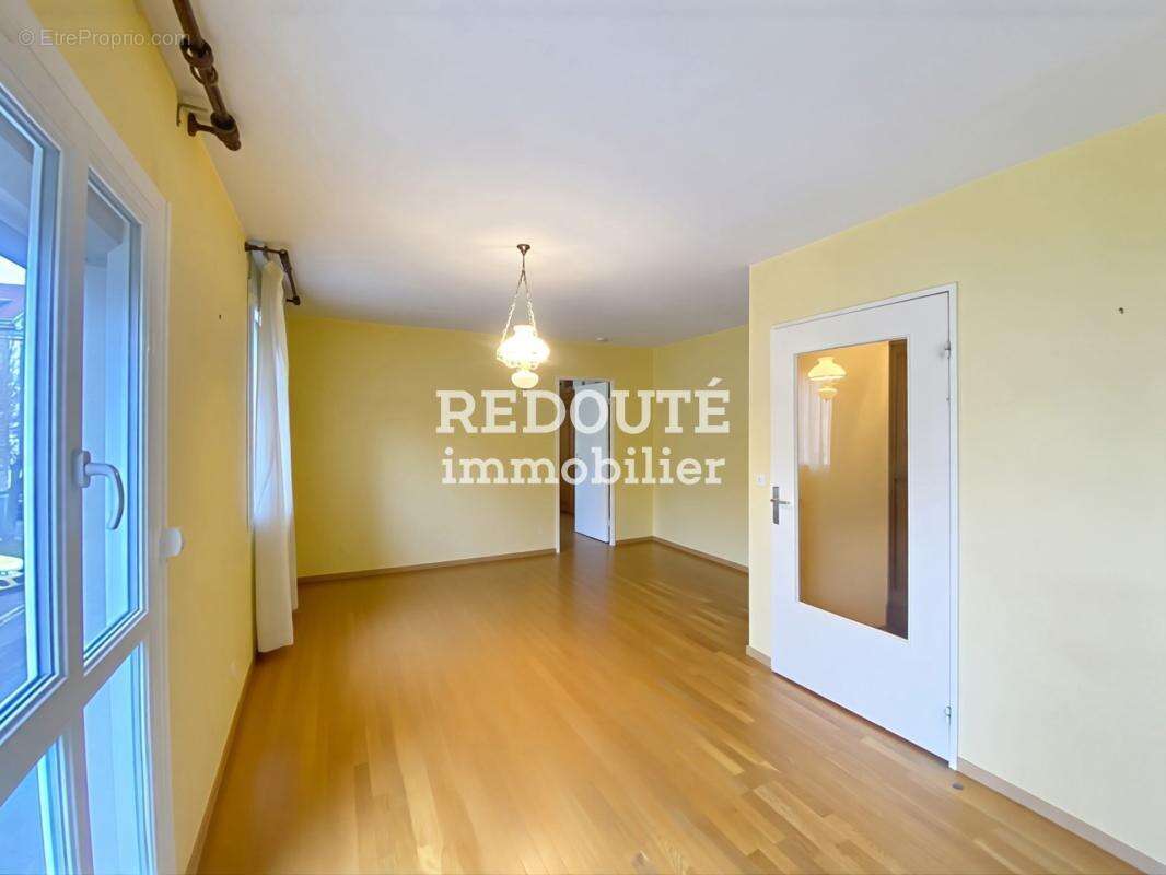 À vendre : type 2 -  hyper centre ville - photo 2