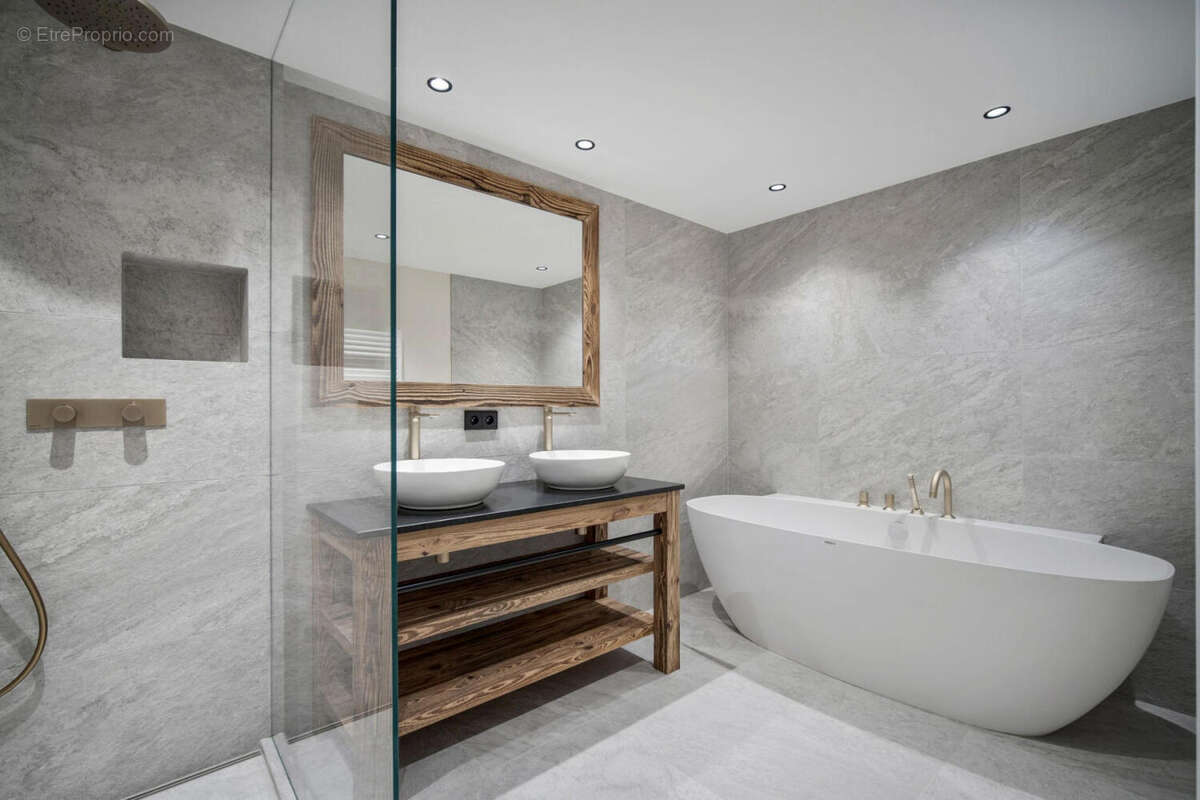 73440 SAINT-MARTIN-DE-BELLEVILLE Chalet Alpin a vendre. SH 234m². 5 chambres - photo 11
