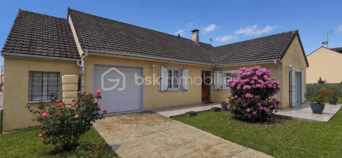 Maison à SAVIGNE-L'EVEQUE
