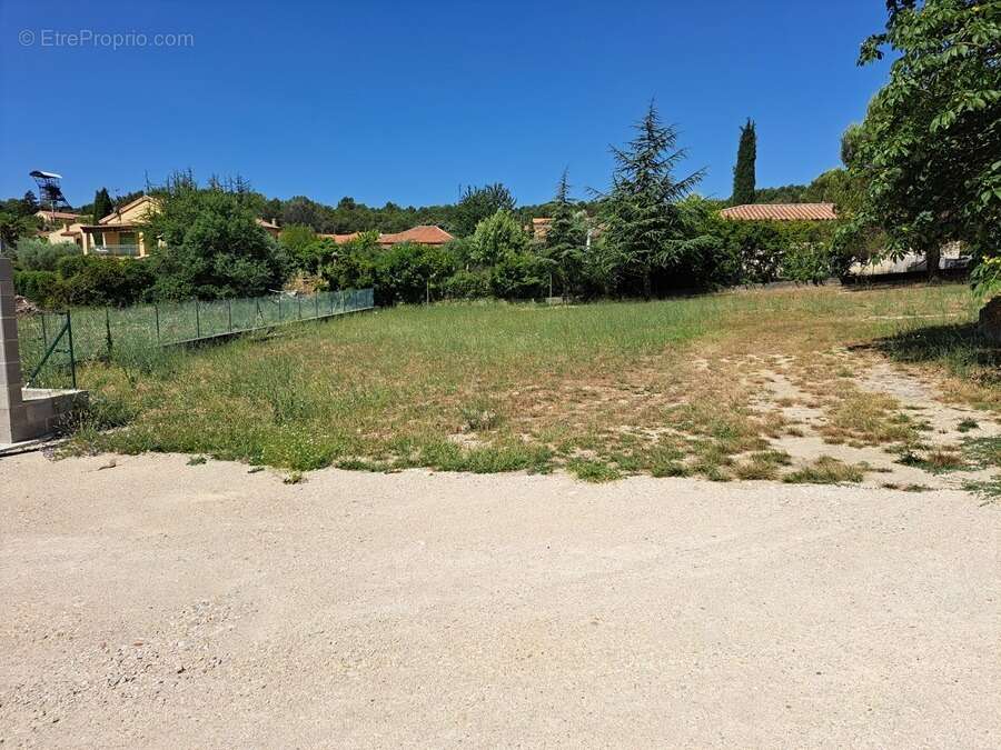 Terrain 500 m² à Greasque  - photo 3