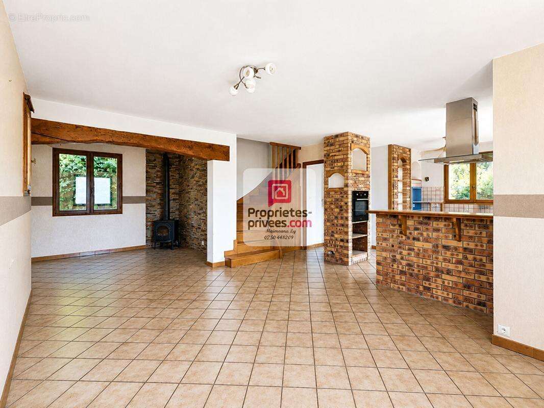 Maison Ugine 8 pièces 195 m2 - photo 2
