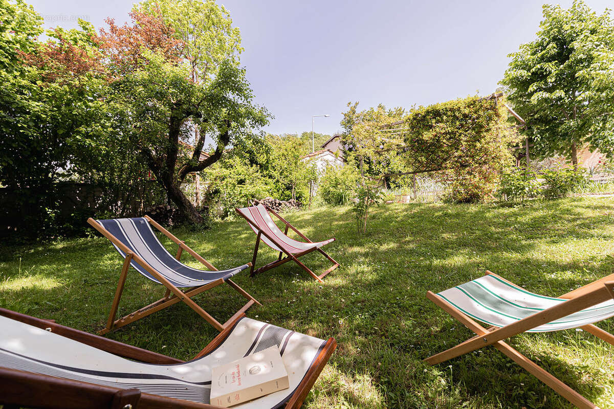 Maison à NEUVILLE-SUR-SAONE