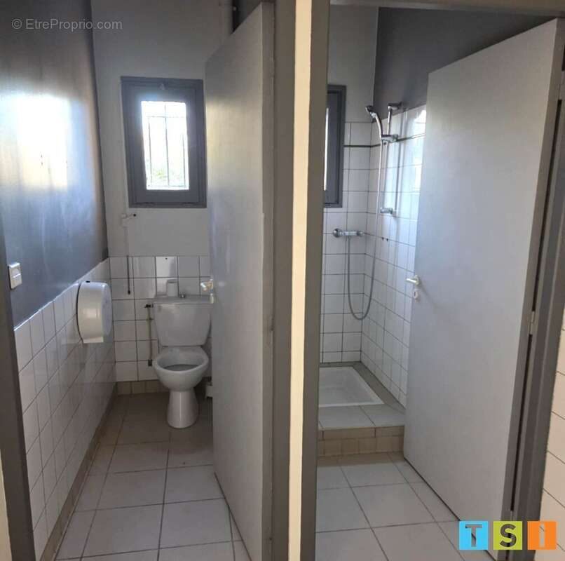 Commerce à PEGUILHAN