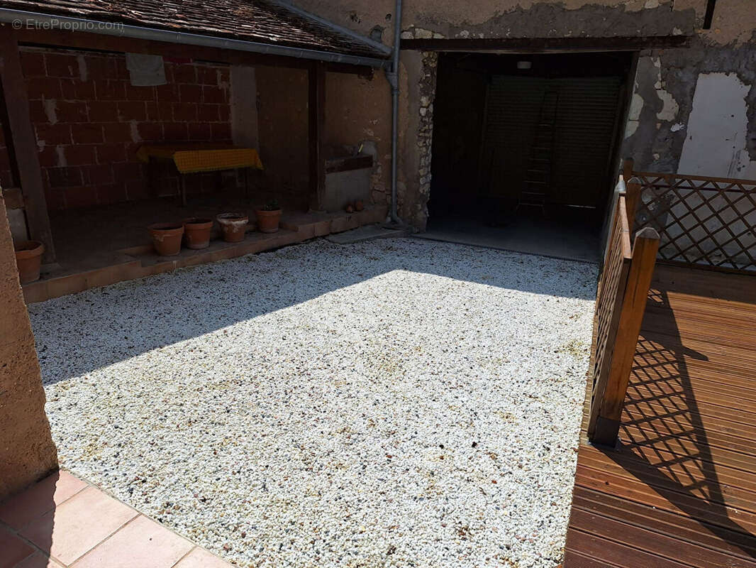 Maison à TOURNON-SAINT-PIERRE