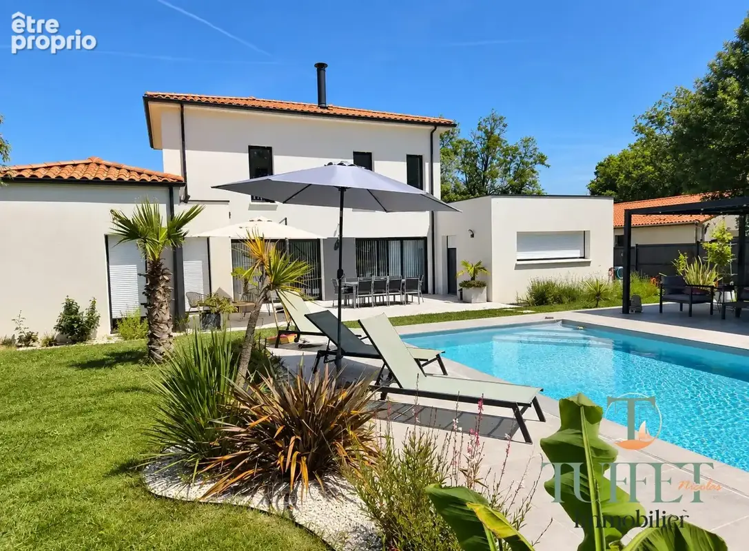 Maison 7 pièces 194 m² à vendre à Breuillet (17920) - photo 4