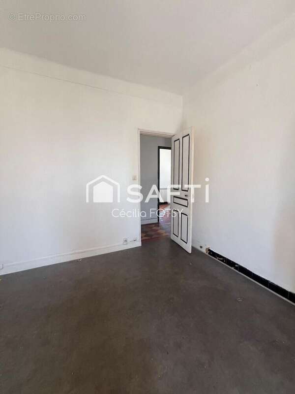 Appartement 217 m² à Toulon  - photo 8