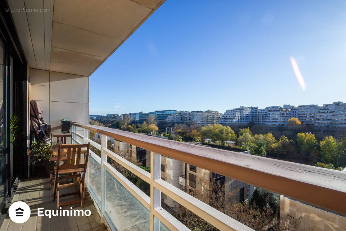 Appartement à NEUILLY-SUR-SEINE