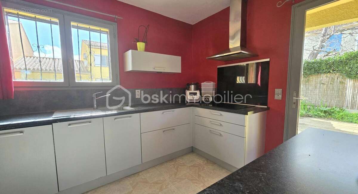 Maison à SAINT-LAURENT-DE-LA-SALANQUE