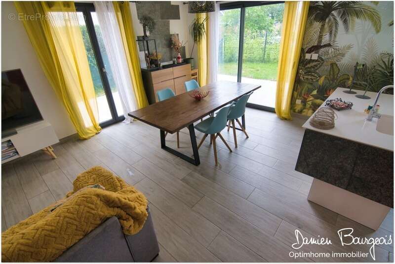 Maison à SAINT-GENIS-POUILLY