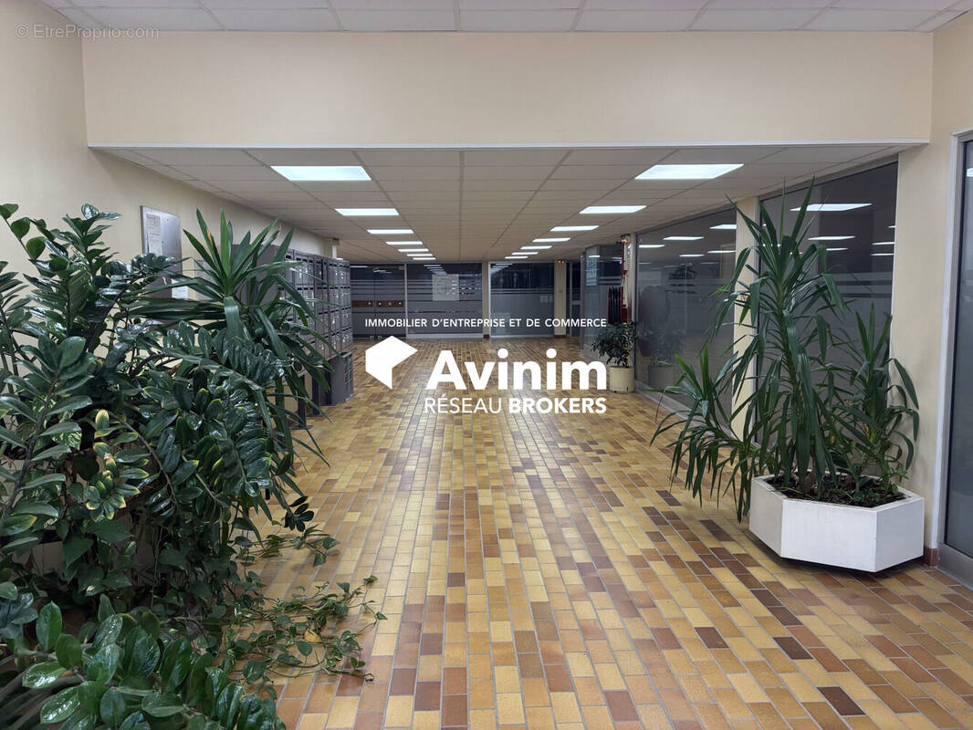 Commerce à MARSEILLE-8E