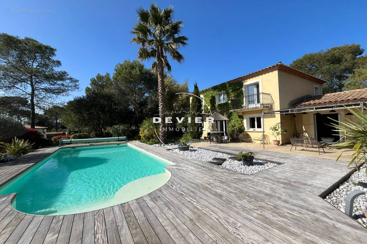 Maison à SAINT-JEAN-DE-CORNIES