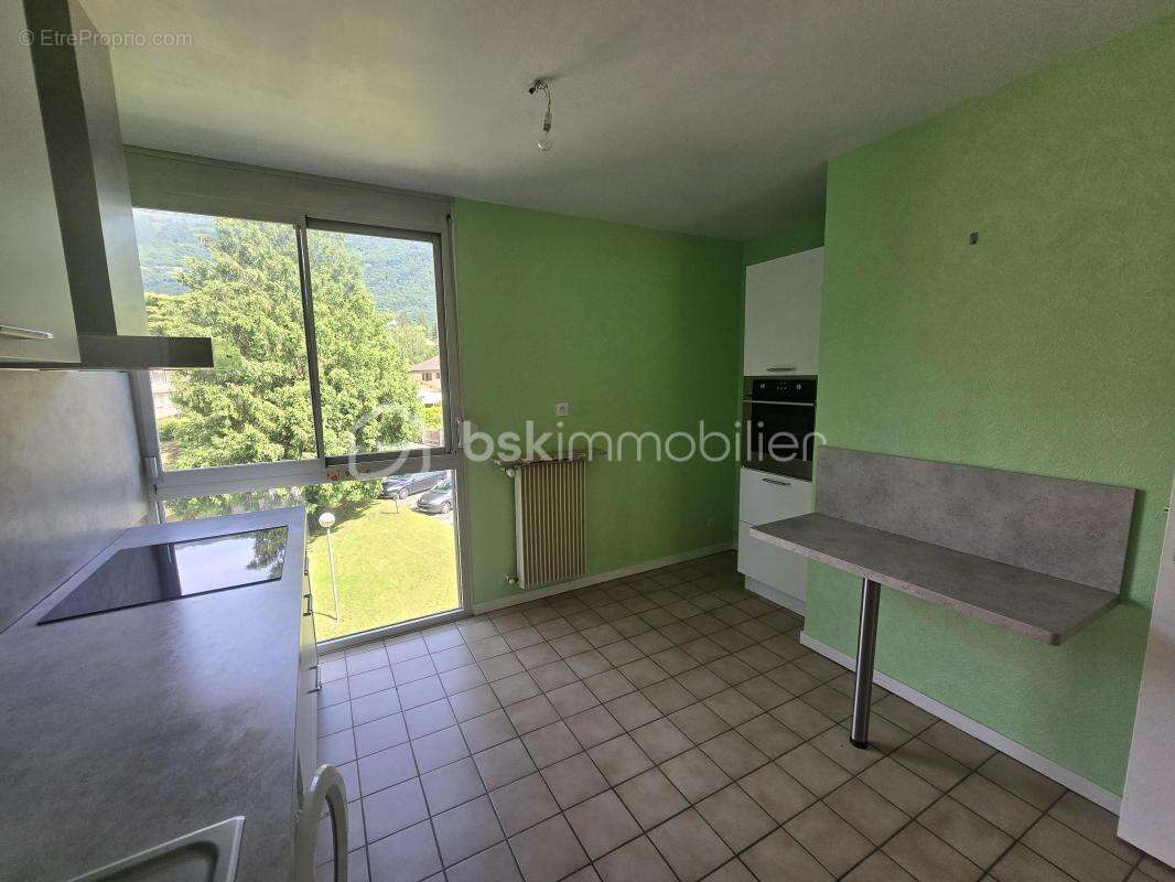  T2 lumineux avec balcon, vue imprenable sur un parc arboré – Résidence prisée Les Archers à Vizille - photo 9
