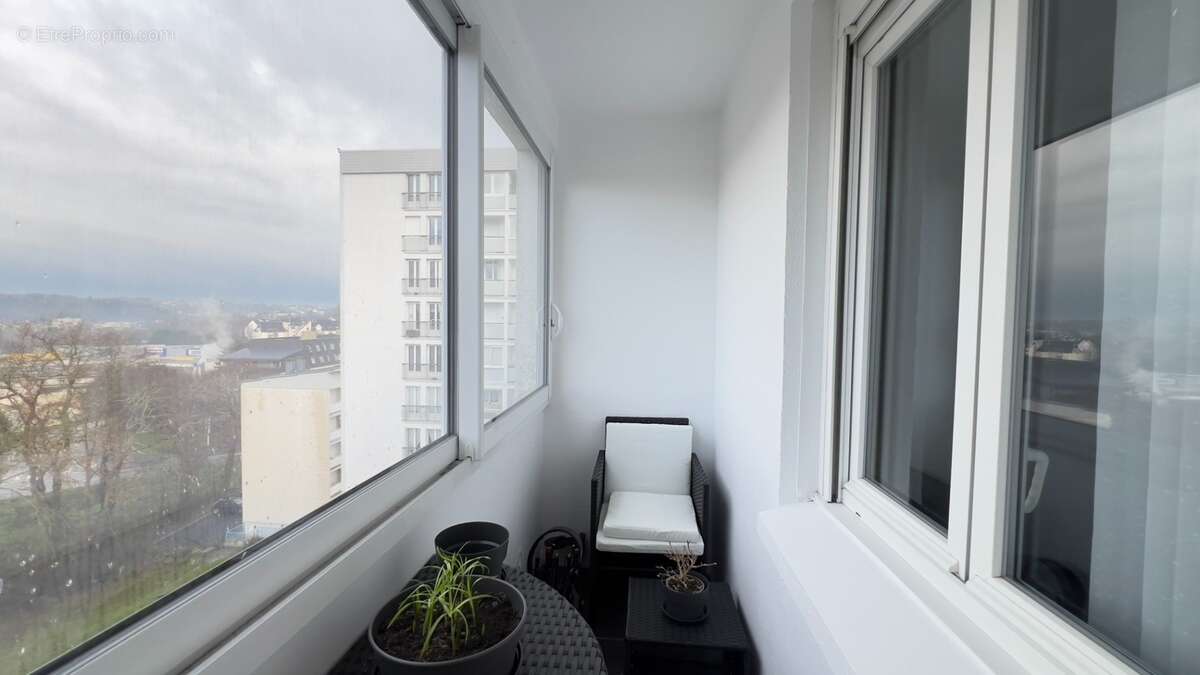 QUIMPER-Sud, rue du Léon (Quartier Prat-Maria), appartement de type T5 modifié en T4 de plus de 83 m² habitable, situé au 7ème é - photo 4