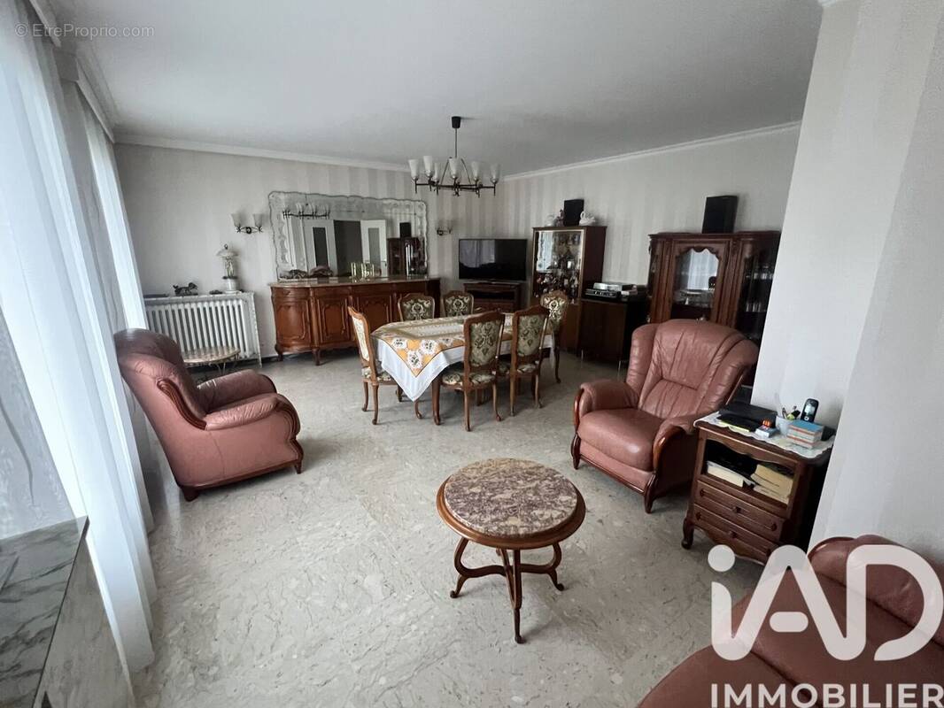 Photo 1 - Appartement à THIAIS