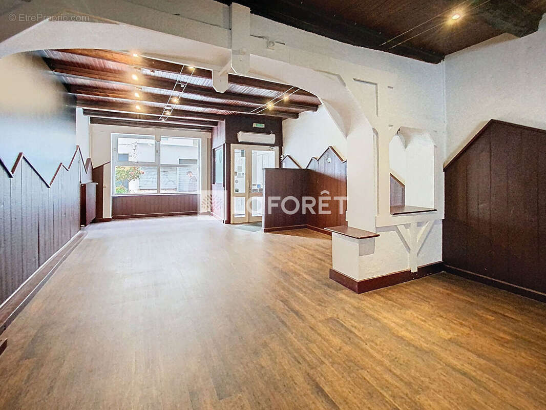 Commerce à NEUFCHATEAU