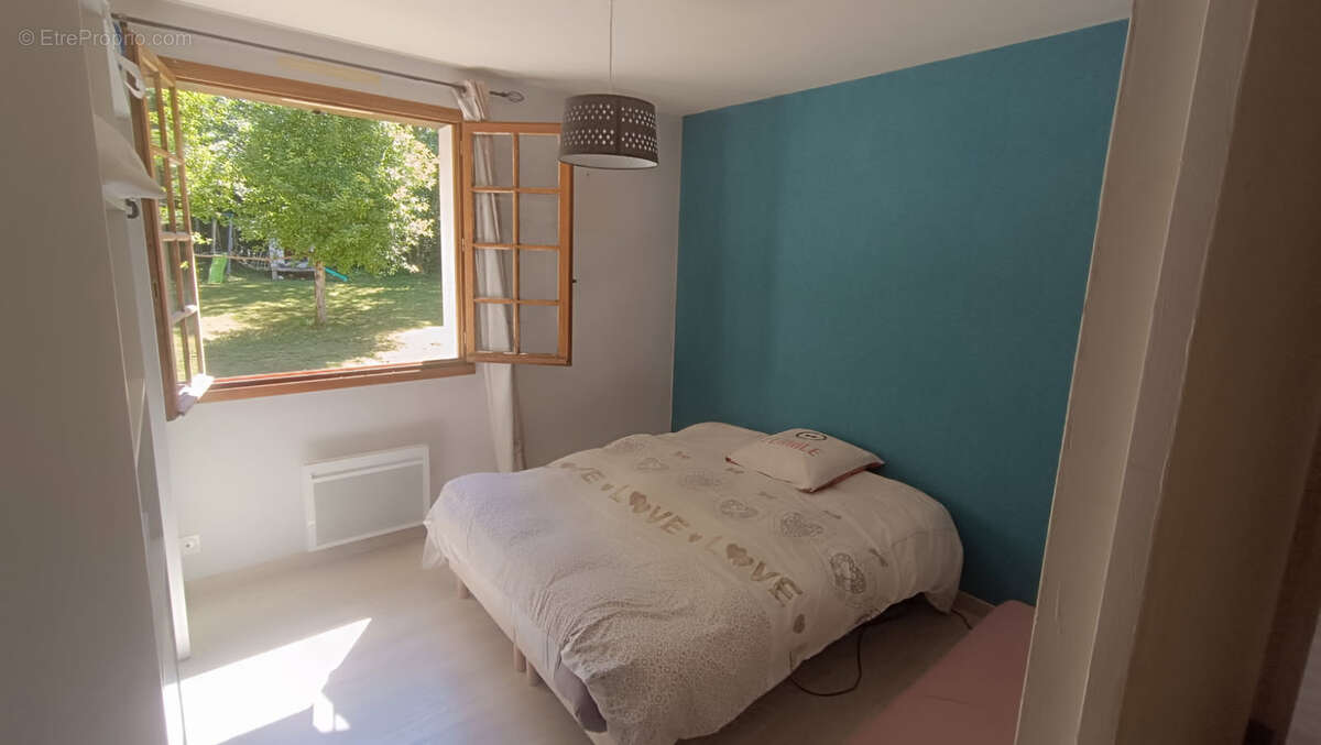 Maison à CHAMPAGNAC-DE-BELAIR