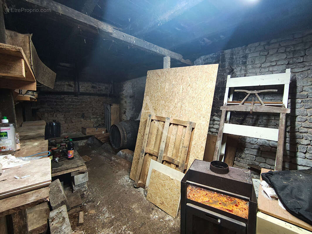 Maison à LOIRE-SUR-NIE