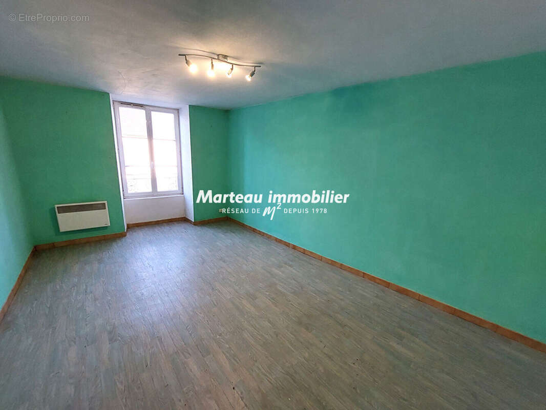 Maison à MONCE-EN-BELIN