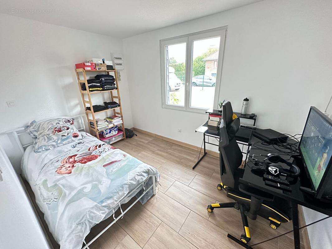 Maison à BEAURAINVILLE