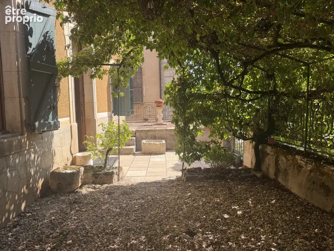 Ensemble immobilier en pierre - photo 2