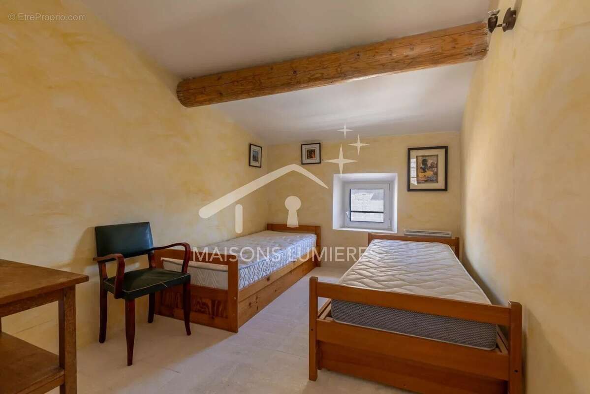 Maison à SAINT-SATURNIN-LES-APT
