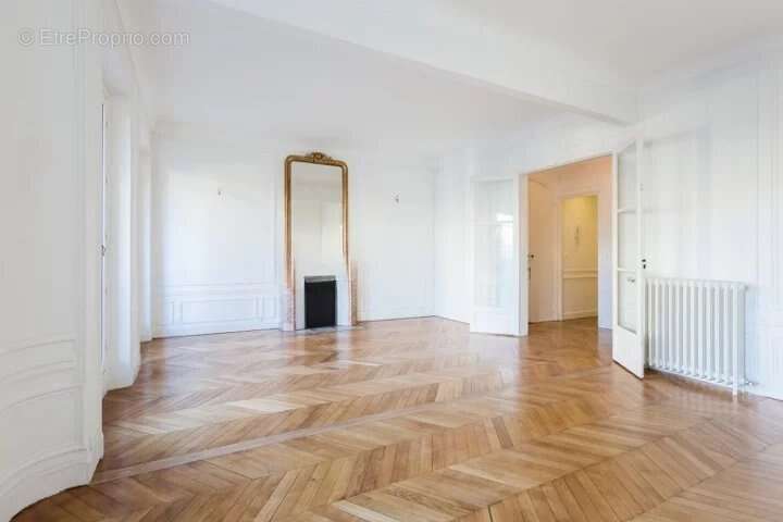 Appartement à PARIS-6E