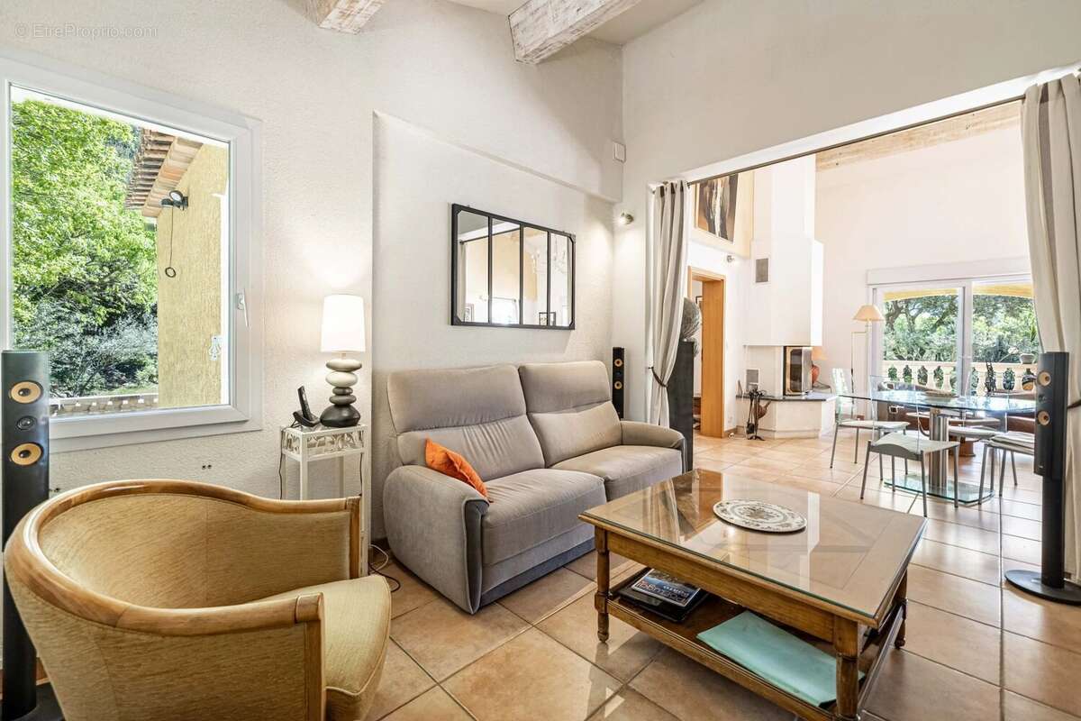 Maison à MONTFORT-SUR-ARGENS