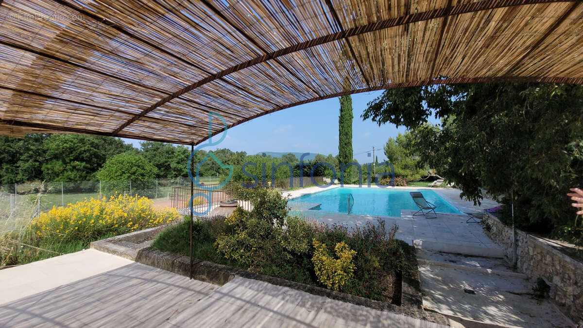 Maison à LUSSAN