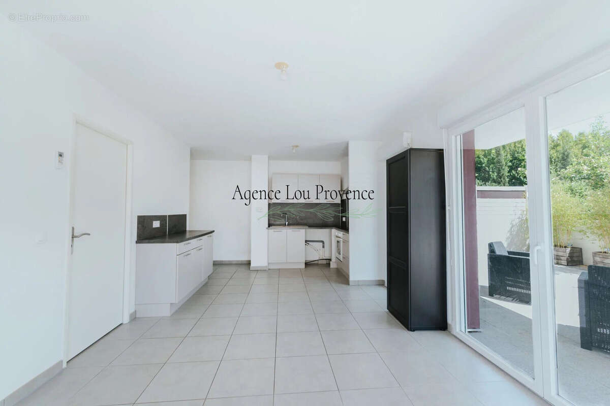 Appartement 58 m² à Istres  - photo 2