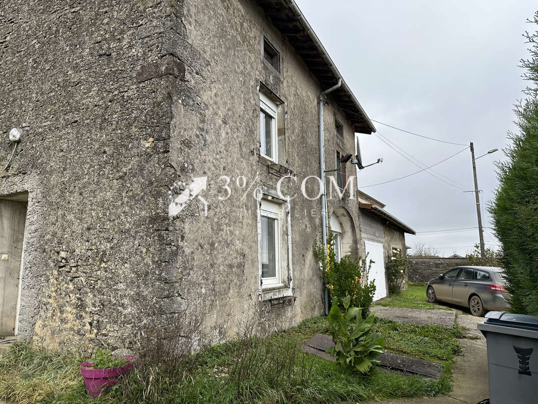 Maison à FRENOIS