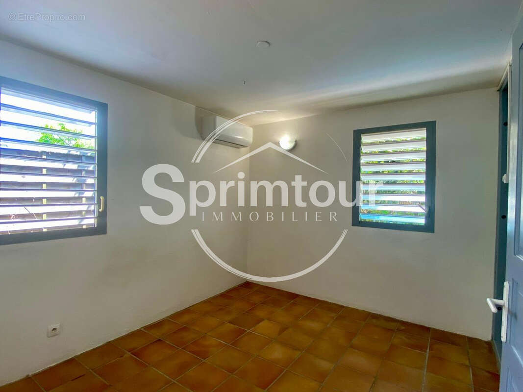 Sainte-anne  : villa f4  proche bourg et plage - photo 10