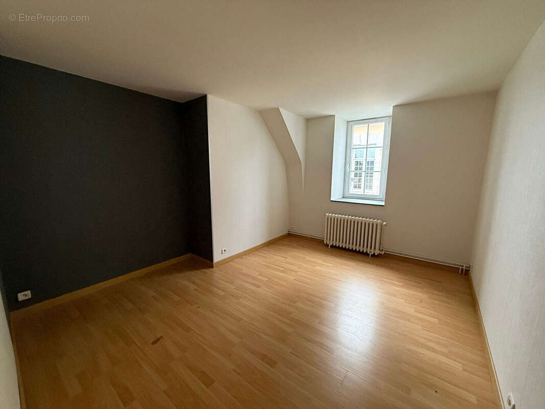 Appartement à COMMENTRY