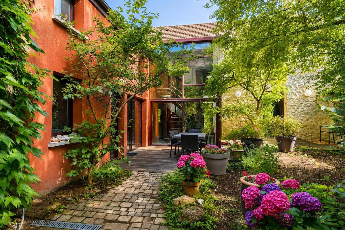 Maison à MEZIERES-SUR-SEINE