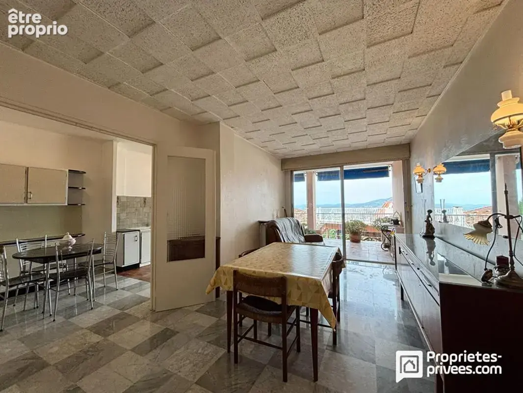 Appartement spacieux avec terrasse et parking, quartier Saint-François - Grasse - photo 3