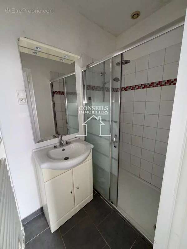 Appartement à SAINT-JULIEN-DU-SAULT