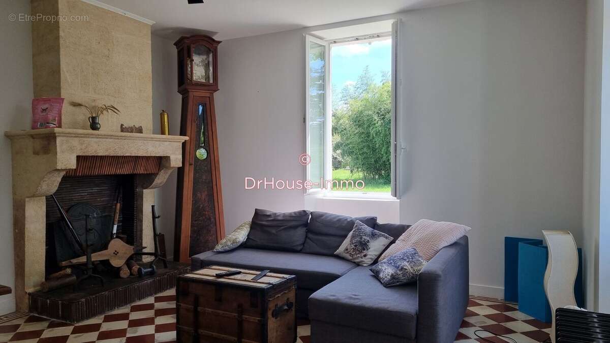 Maison 203 m² à Saint-Brice  - photo 10