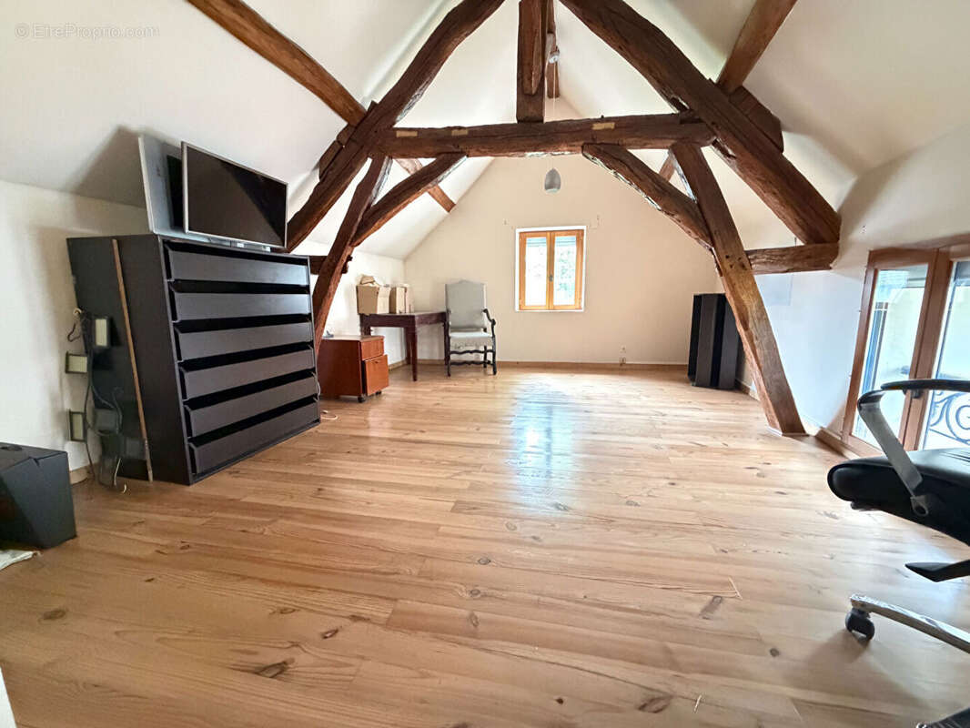 Maison à LINAS