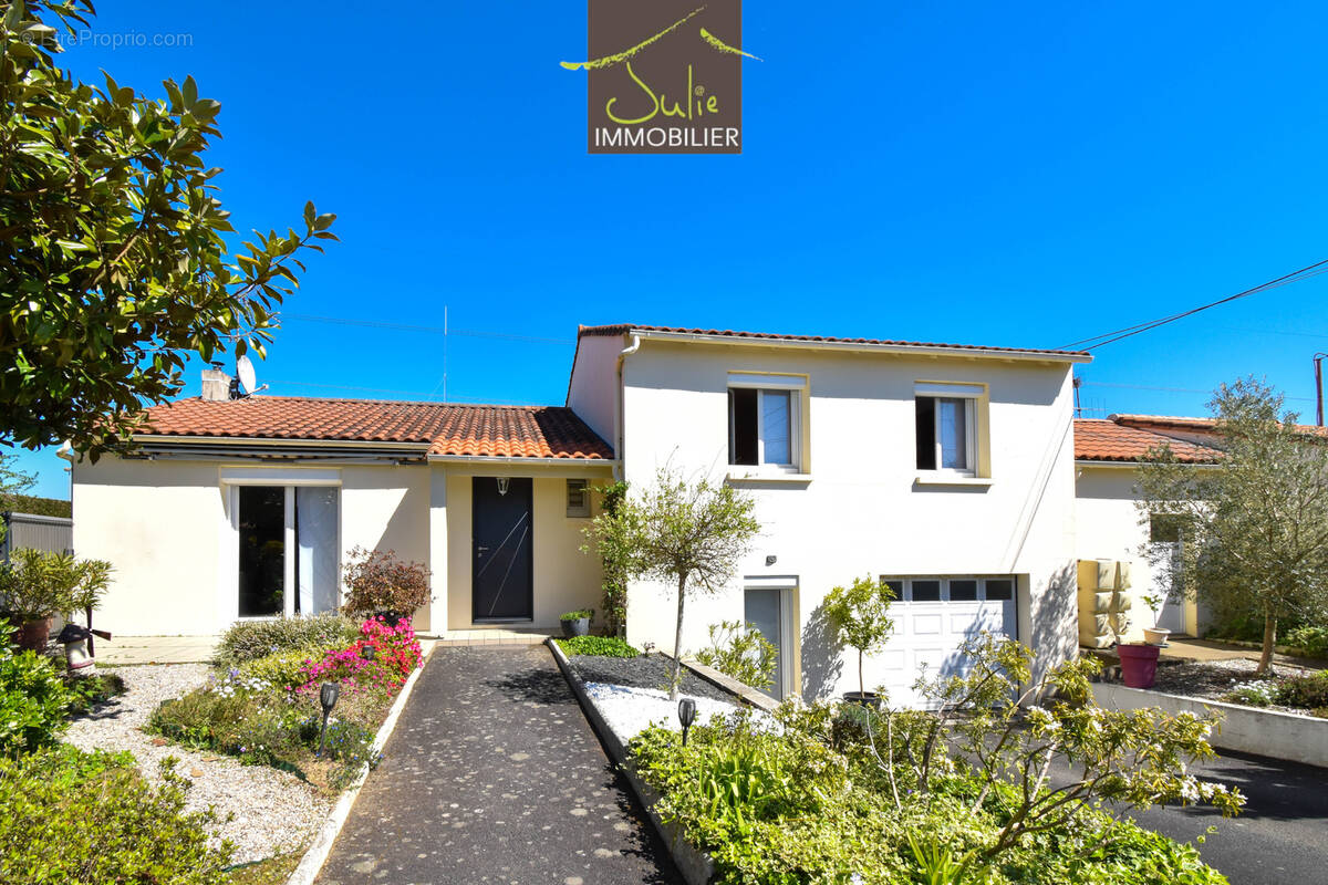 Maison à CERIZAY