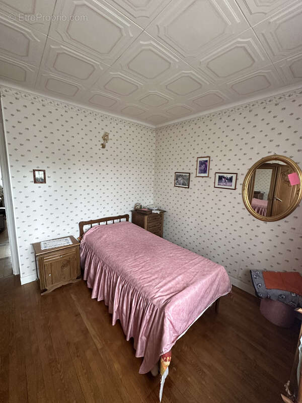 Maison à VAUX-LE-PENIL