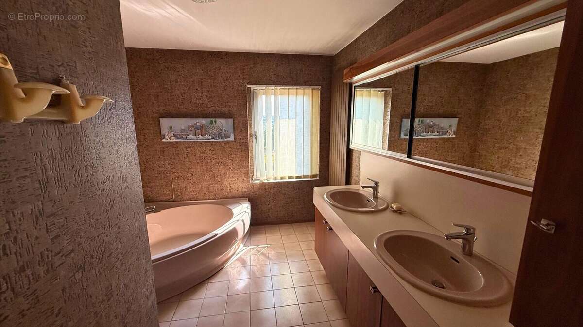 Maison 8 pièces 225 m² à vendre à Strueth (68580) - photo 7