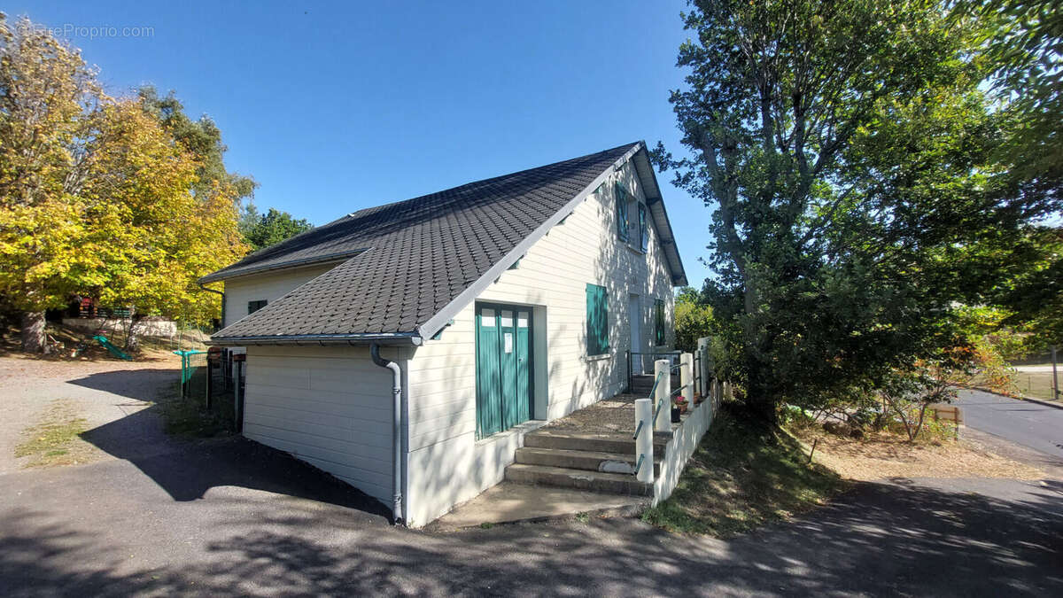 Maison à CHAMBON-SUR-LAC