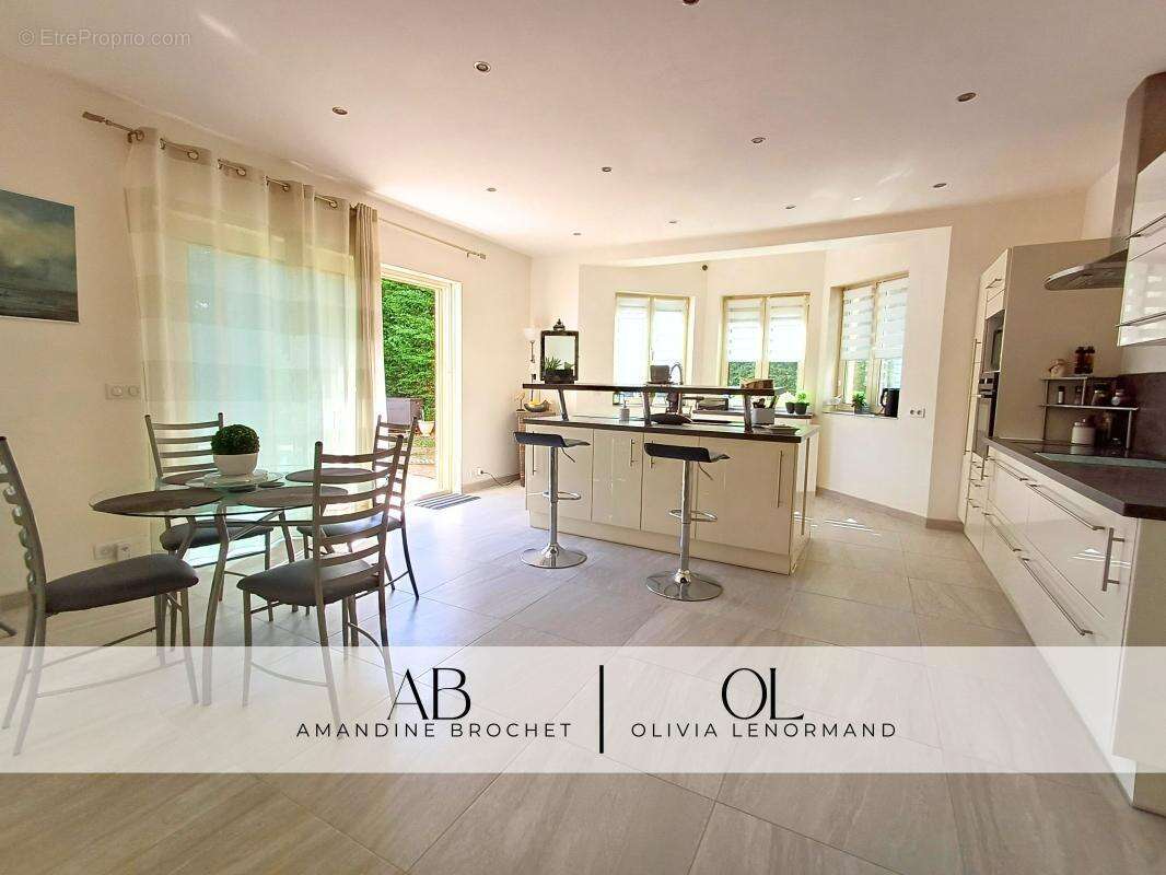 Maison à MAREIL-SUR-MAULDRE