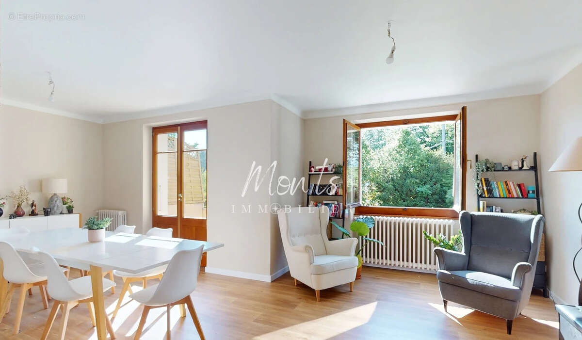 Maison à SAINT-JULIEN-EN-GENEVOIS