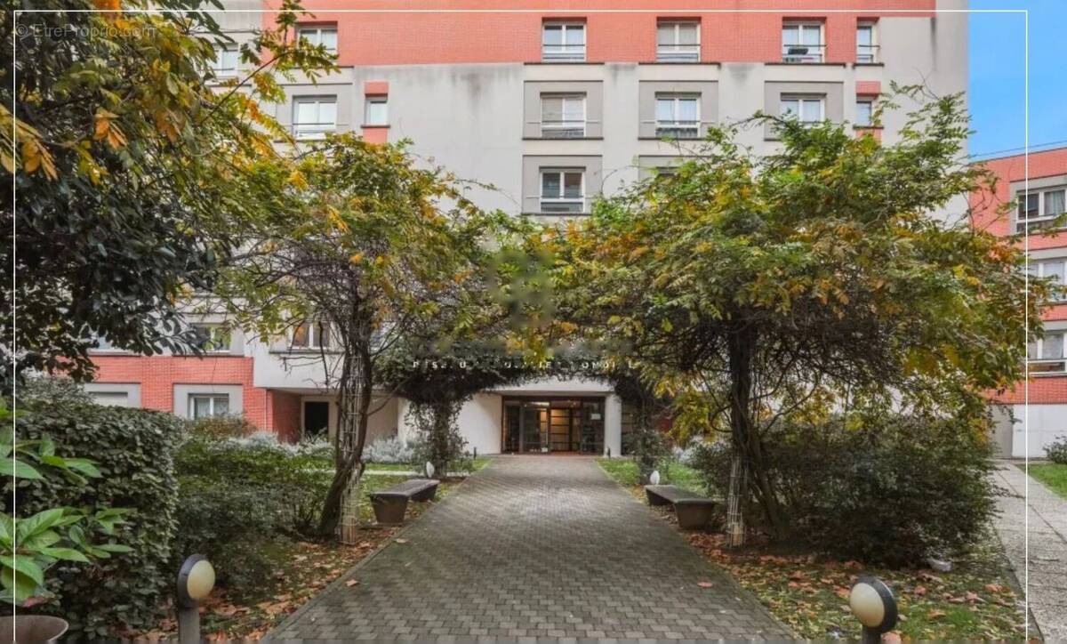 Appartement à PARIS-14E