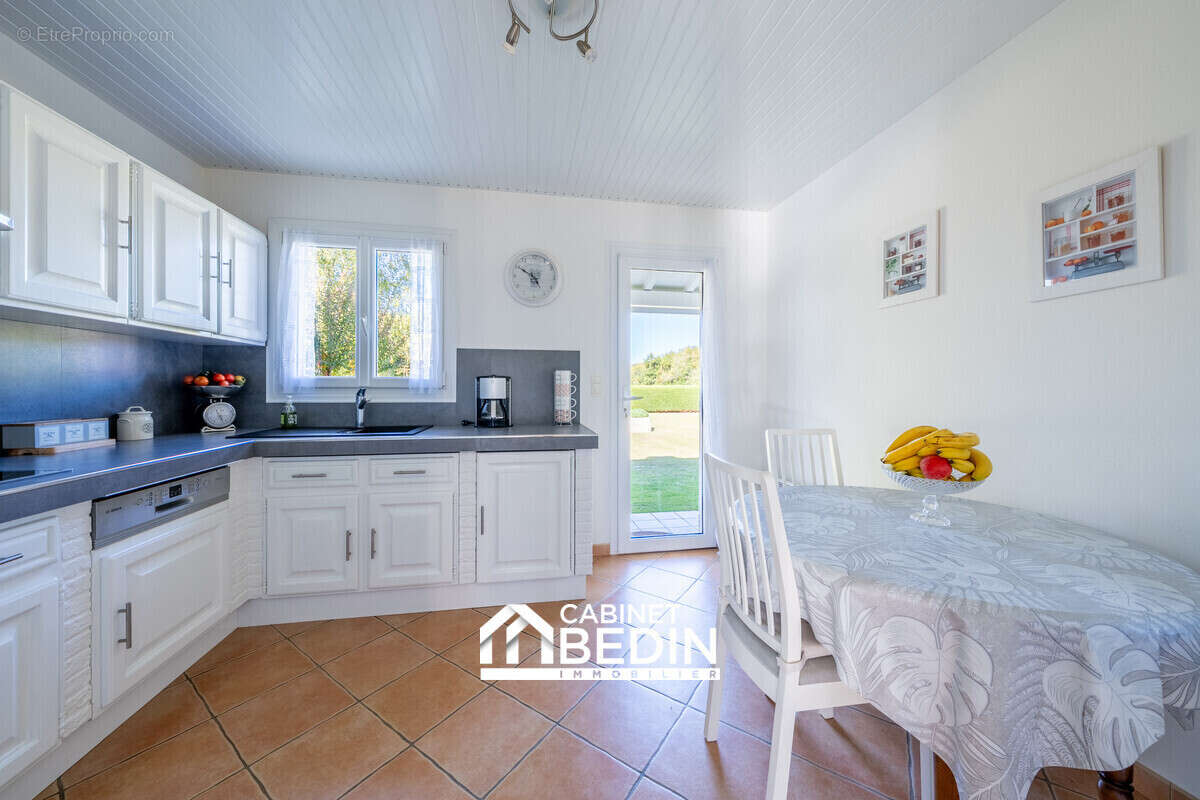 Maison à BELLEBAT