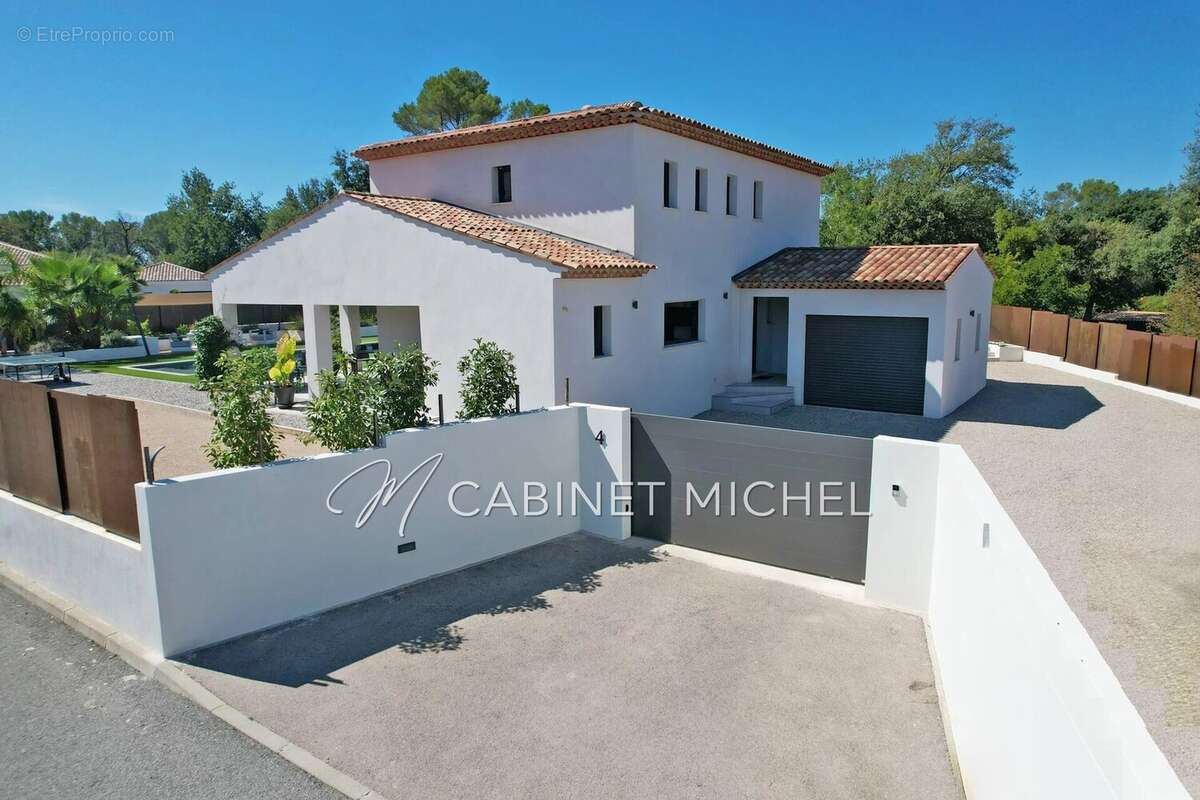 Maison à ROQUEFORT-LES-PINS