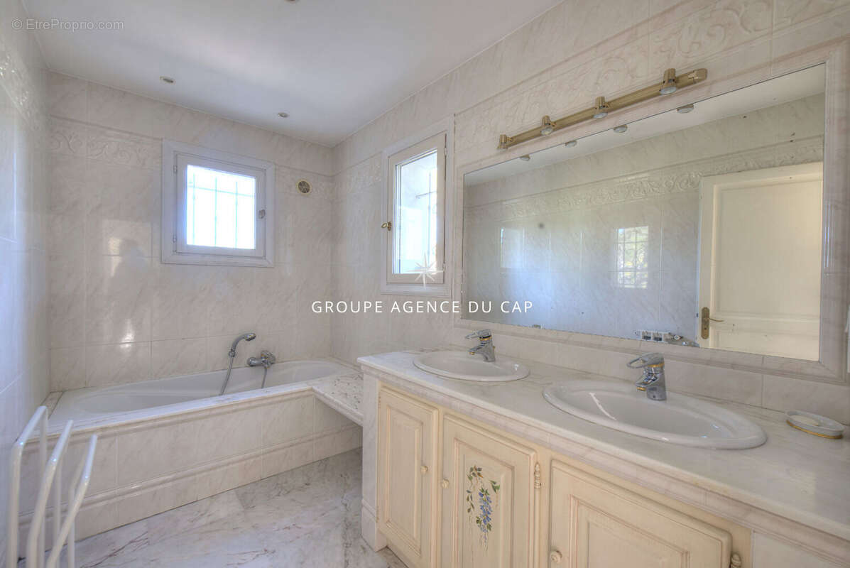 Maison à SAINT-RAPHAEL